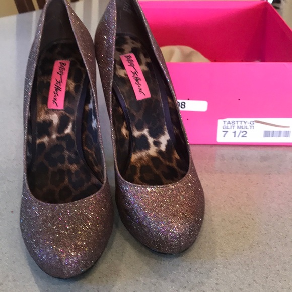 Betsey Johnson multi glitter pumps 7.5 - Picture 3 of 7